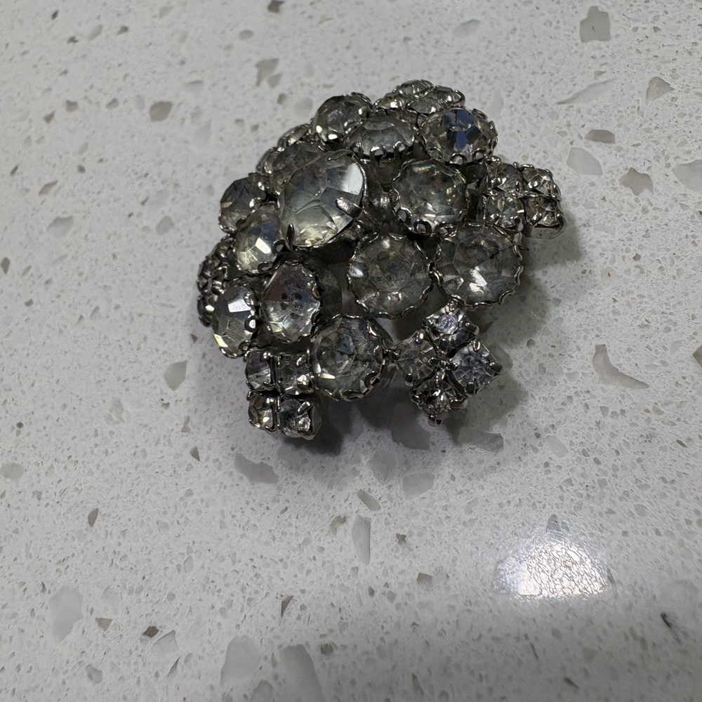 Vintage Elegant Silver Crystal Brooch - Picture 3 of 8